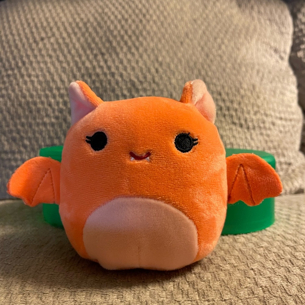 Tangie The Bat Mini Mystery Halloween Squishmallow